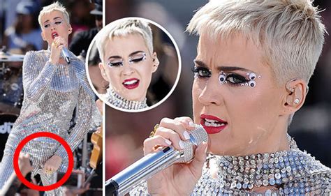 katy perry cameltoe|Katy Perry suffers major wardrobe malfunction live on